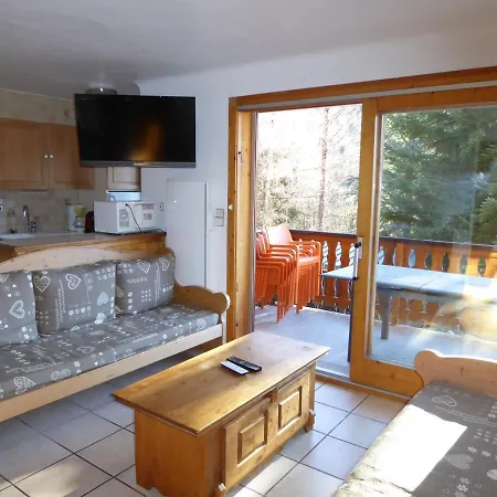 Apartment Spacieux A Champagny - Grande Terrasse, Proche Telecabine Et Commerces - Fr-1-464-47 *